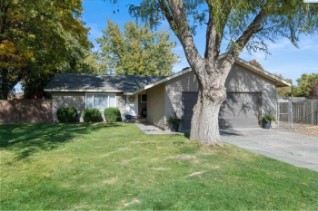 44th Place, Kennewick, Washington 99337, 3 Bedrooms Bedrooms, ,2 BathroomsBathrooms,Site Built-owned Lot,For Sale,44th Place,279836