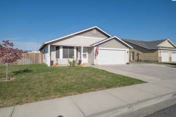 Mustang Dr, Pasco, Washington 99301, 3 Bedrooms Bedrooms, ,2 BathroomsBathrooms,Site Built-owned Lot,For Sale,Mustang Dr,279884