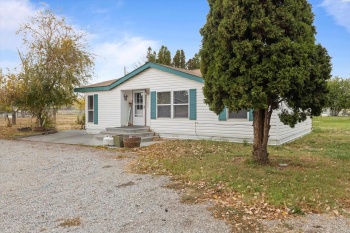 Walter Pr SE, Kennewick, Washington 99337, 3 Bedrooms Bedrooms, ,2 BathroomsBathrooms,Manufactured-owned Lot,For Sale,Walter Pr SE,280004